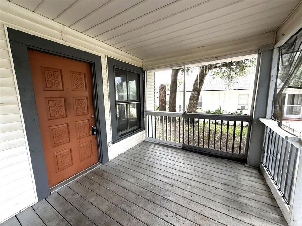 For Sale: $199,900 (3 beds, 1 baths, 880 Square Feet)