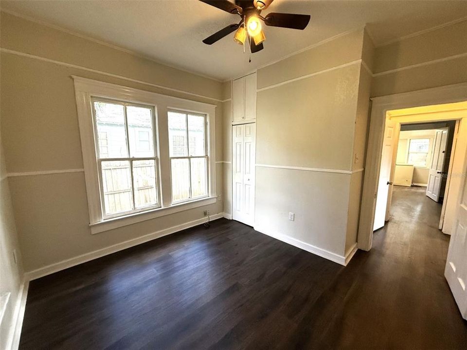 For Sale: $199,900 (3 beds, 1 baths, 880 Square Feet)