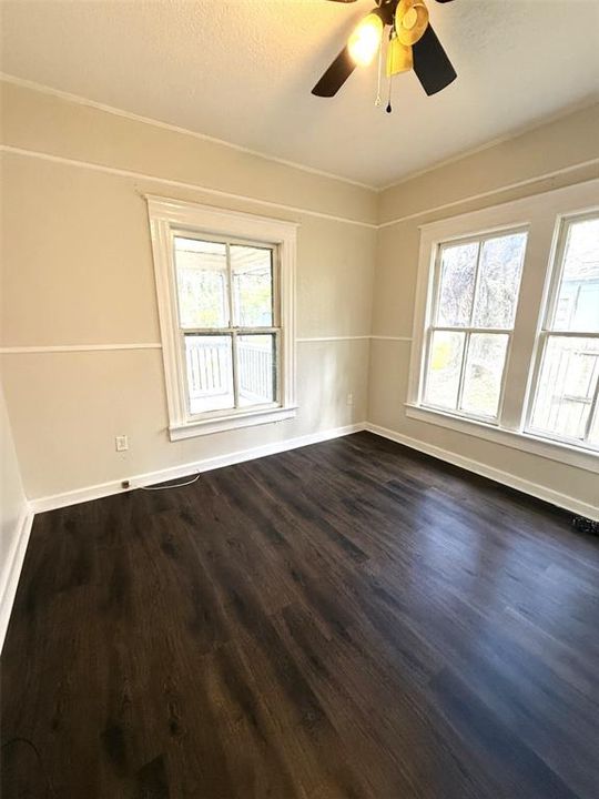 For Sale: $199,900 (3 beds, 1 baths, 880 Square Feet)