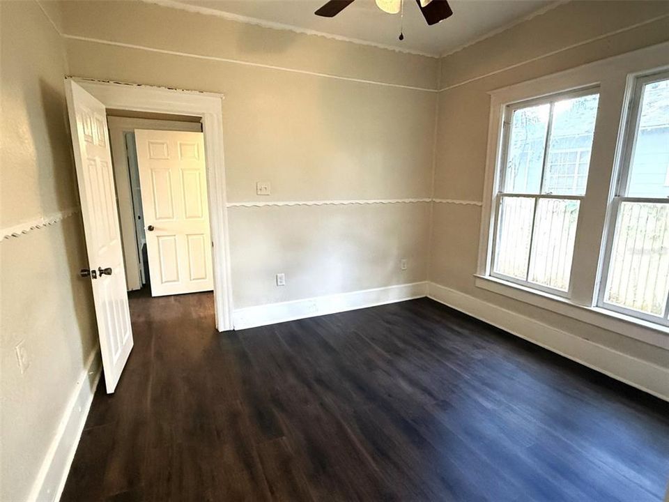 For Sale: $199,900 (3 beds, 1 baths, 880 Square Feet)