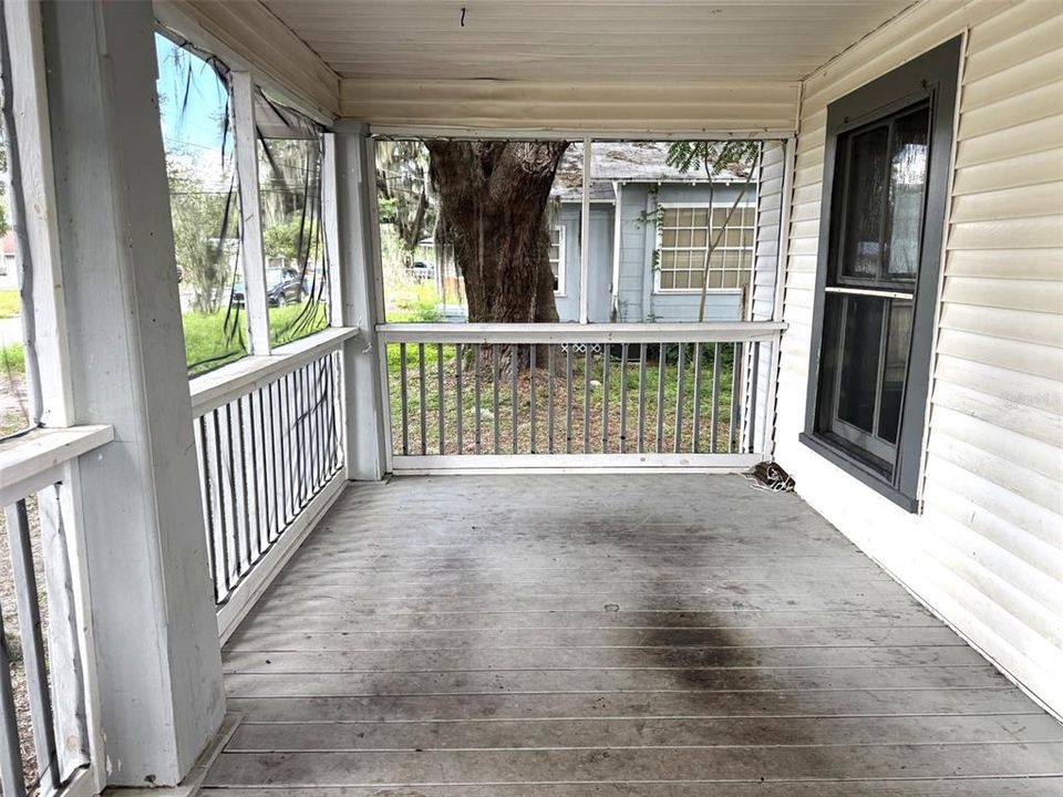 For Sale: $199,900 (3 beds, 1 baths, 880 Square Feet)