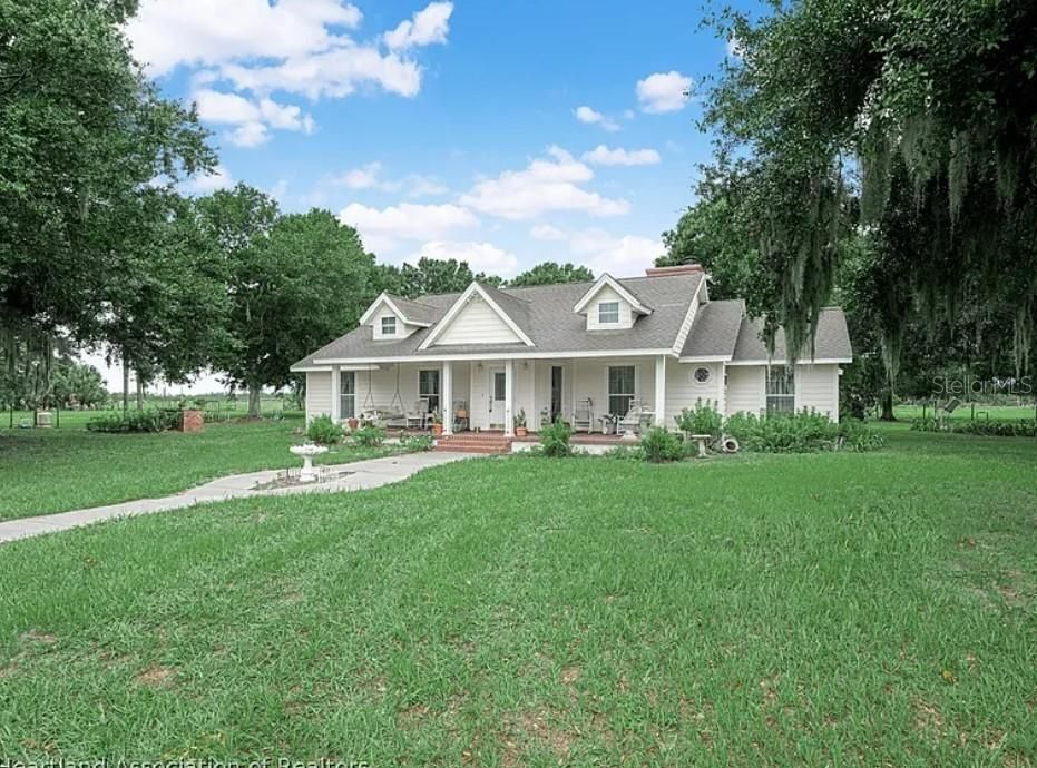 Vendido Recientemente: $529,000 (3 camas, 3 baños, 2134 Pies cuadrados)