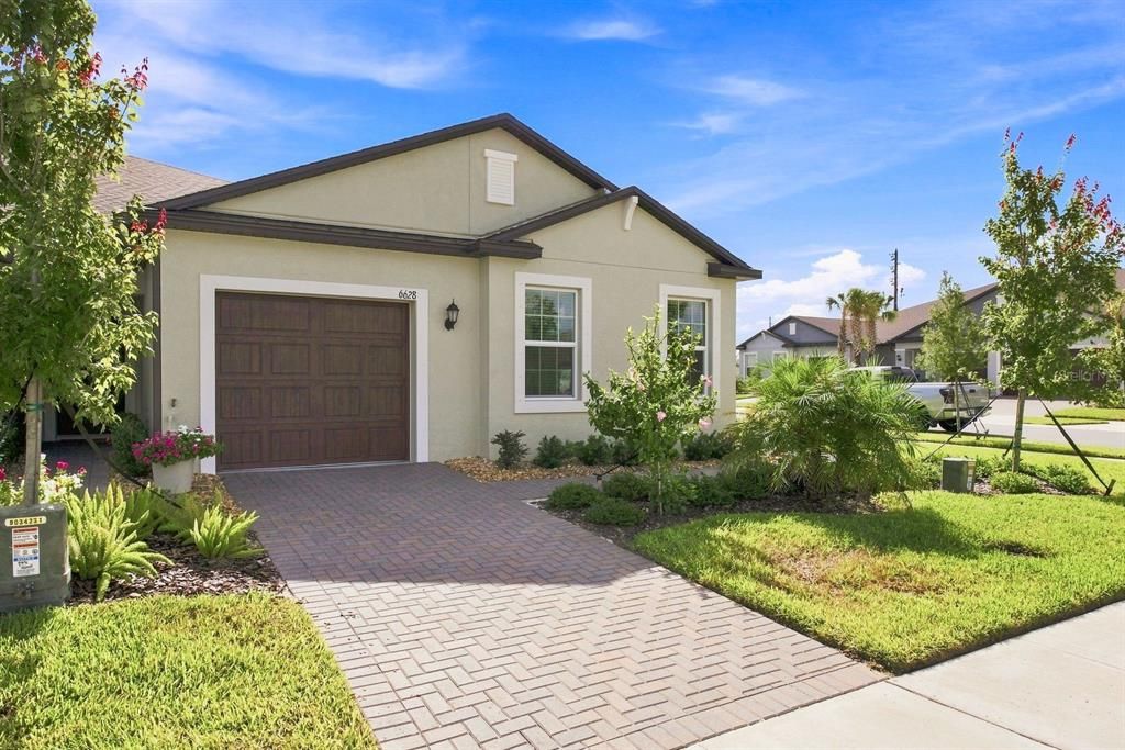 For Rent: $2,500 (2 beds, 2 baths, 1582 Square Feet)