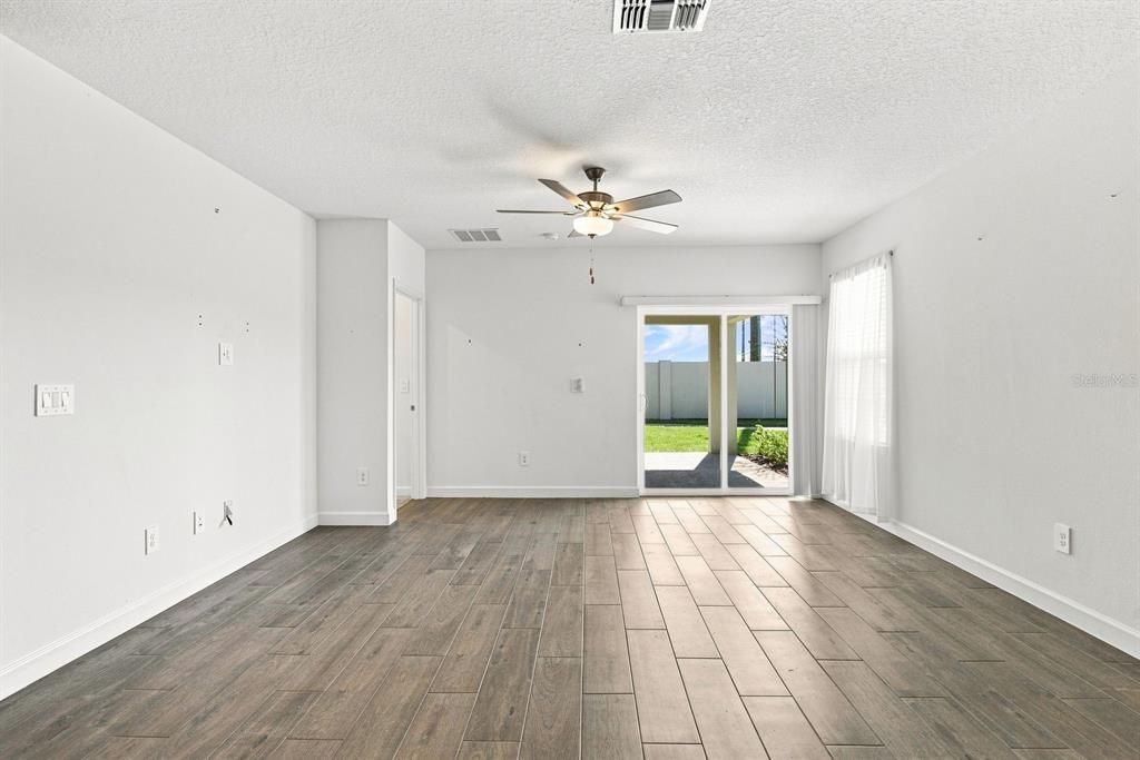 For Rent: $2,500 (2 beds, 2 baths, 1582 Square Feet)