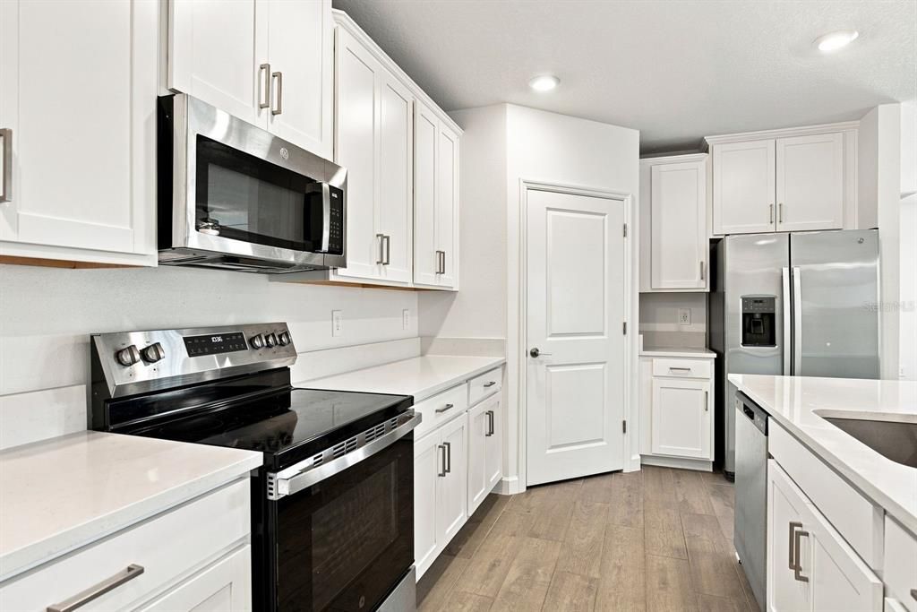 For Rent: $2,500 (2 beds, 2 baths, 1582 Square Feet)