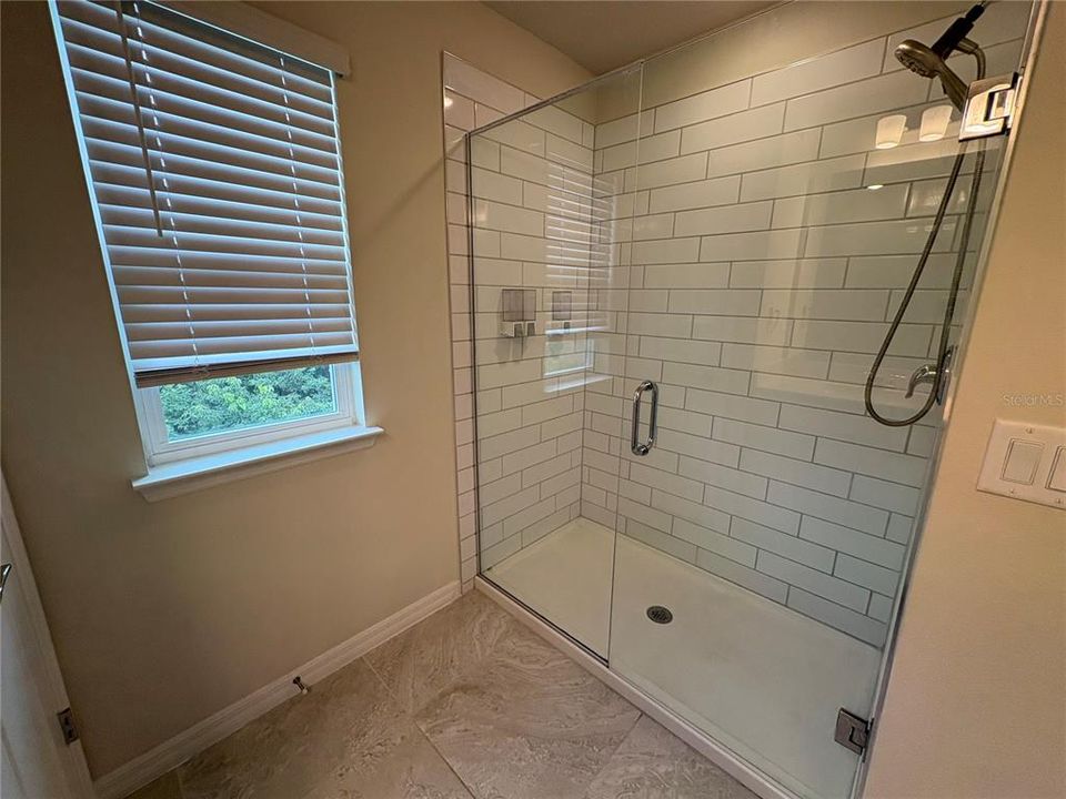 For Rent: $2,450 (3 beds, 2 baths, 1748 Square Feet)