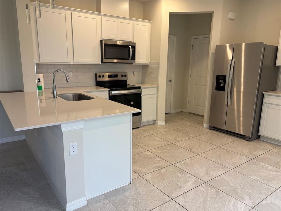 For Rent: $2,450 (3 beds, 2 baths, 1748 Square Feet)
