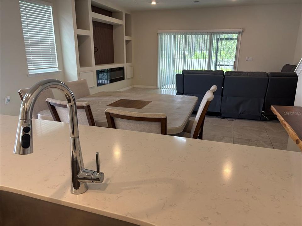 For Rent: $2,450 (3 beds, 2 baths, 1748 Square Feet)