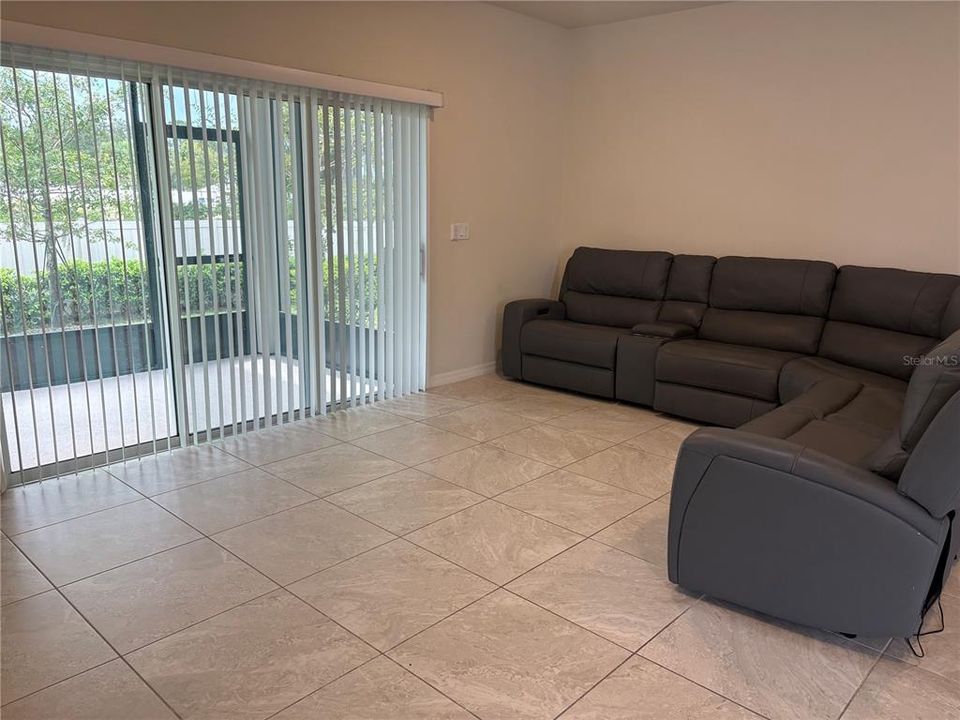 For Rent: $2,450 (3 beds, 2 baths, 1748 Square Feet)