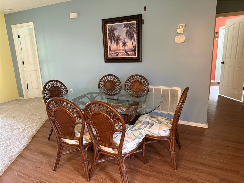 For Sale: $264,900 (3 beds, 2 baths, 1402 Square Feet)