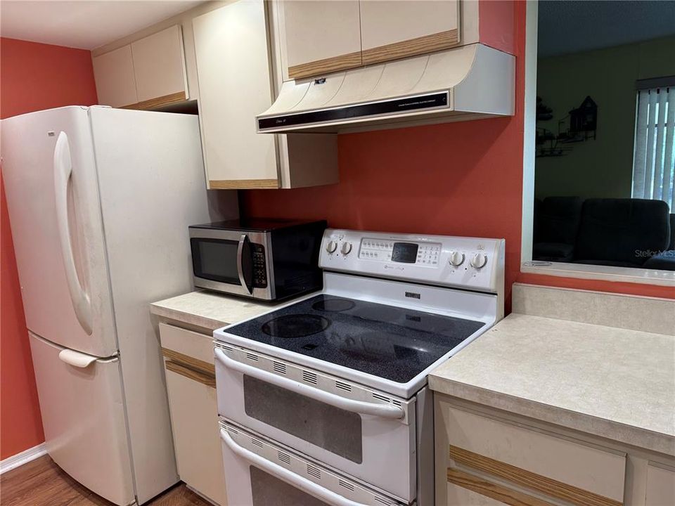 For Sale: $264,900 (3 beds, 2 baths, 1402 Square Feet)