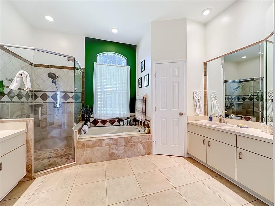 Active With Contract: $629,000 (4 beds, 3 baths, 2776 Square Feet)