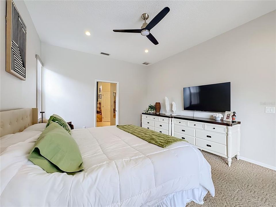 Active With Contract: $629,000 (4 beds, 3 baths, 2776 Square Feet)