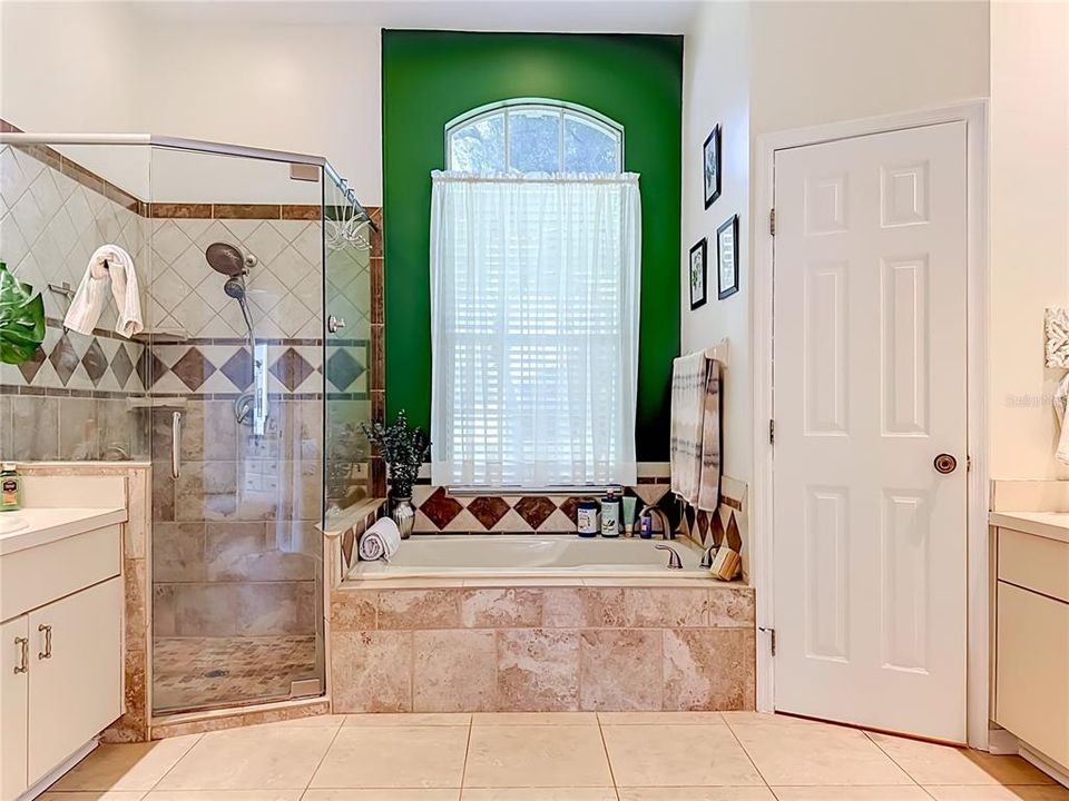 Active With Contract: $629,000 (4 beds, 3 baths, 2776 Square Feet)