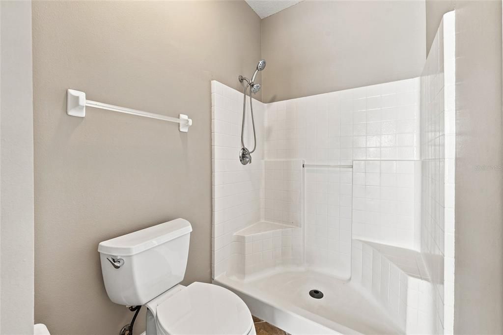 For Sale: $325,000 (3 beds, 2 baths, 1884 Square Feet)