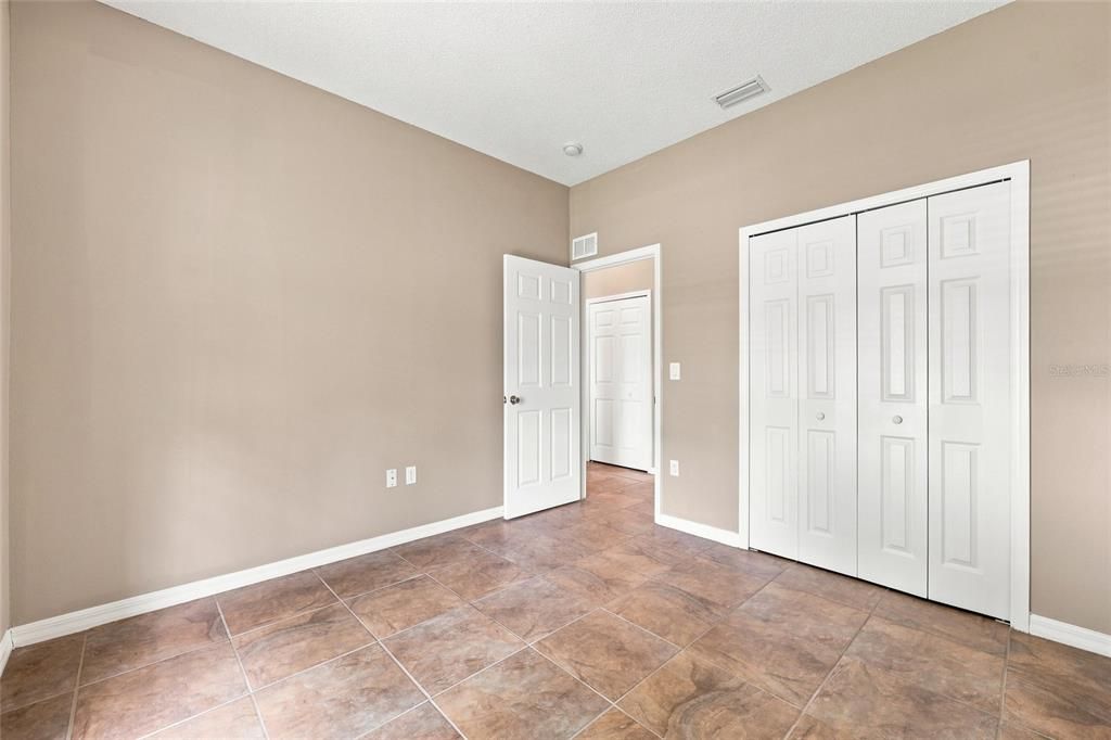 For Sale: $325,000 (3 beds, 2 baths, 1884 Square Feet)