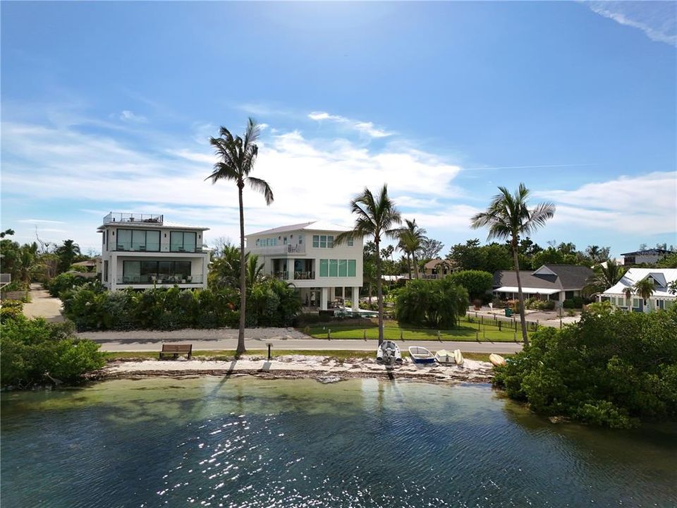 For Sale: $995,000 (0.18 acres)