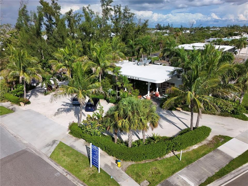 For Sale: $995,000 (0.18 acres)