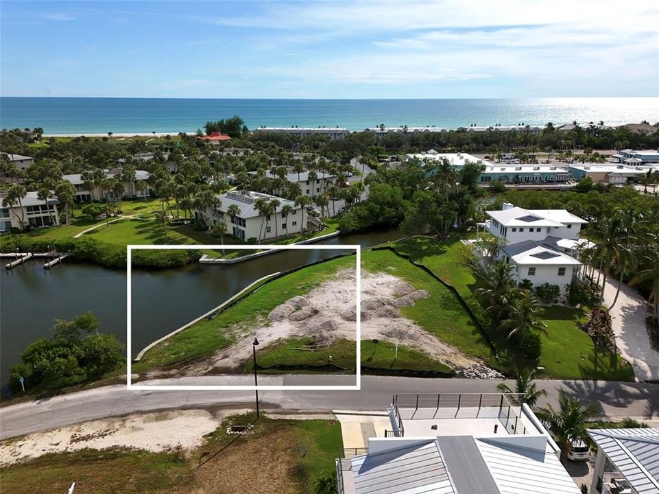 For Sale: $995,000 (0.18 acres)