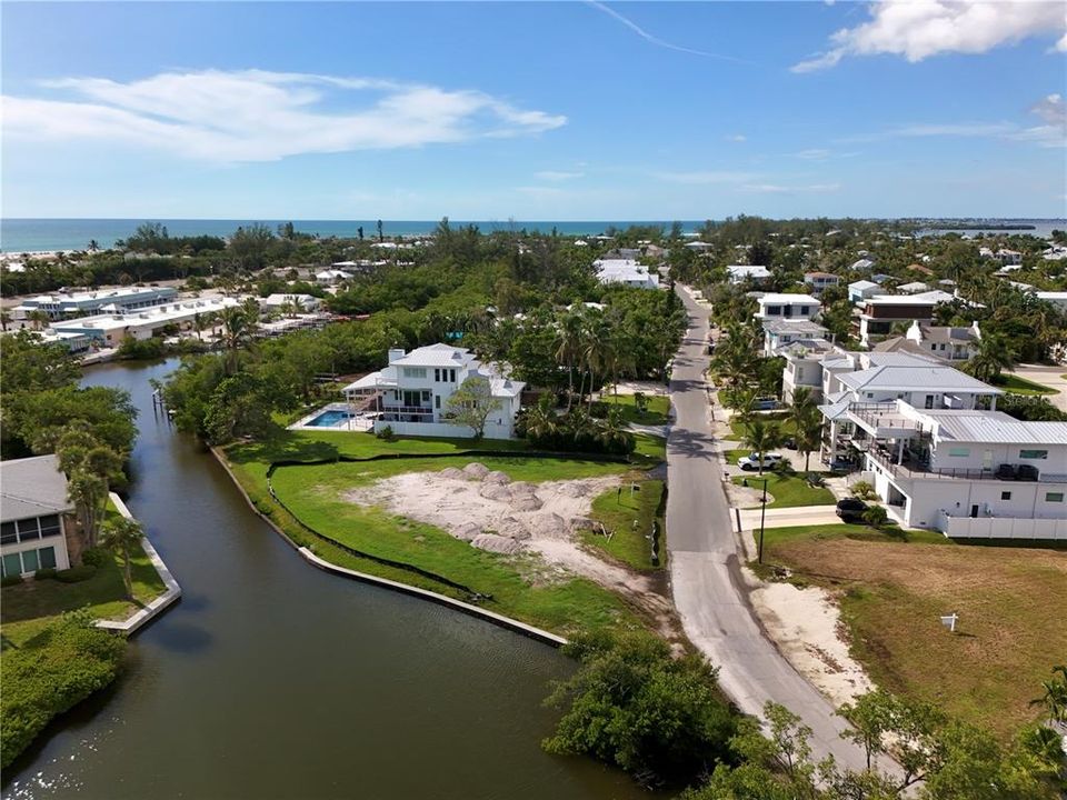 For Sale: $995,000 (0.18 acres)