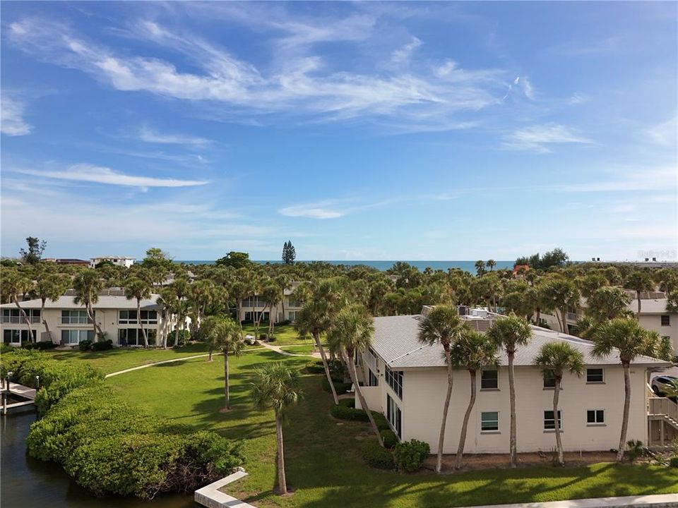 For Sale: $995,000 (0.18 acres)