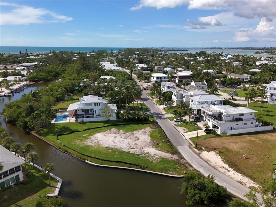 For Sale: $995,000 (0.18 acres)