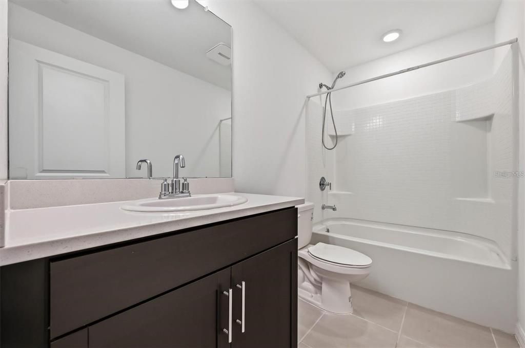 For Rent: $1,950 (3 beds, 2 baths, 1373 Square Feet)
