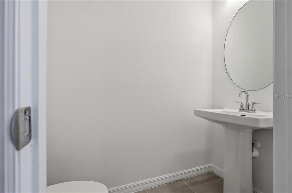 For Rent: $1,950 (3 beds, 2 baths, 1373 Square Feet)