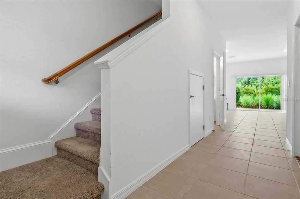 For Rent: $1,950 (3 beds, 2 baths, 1373 Square Feet)