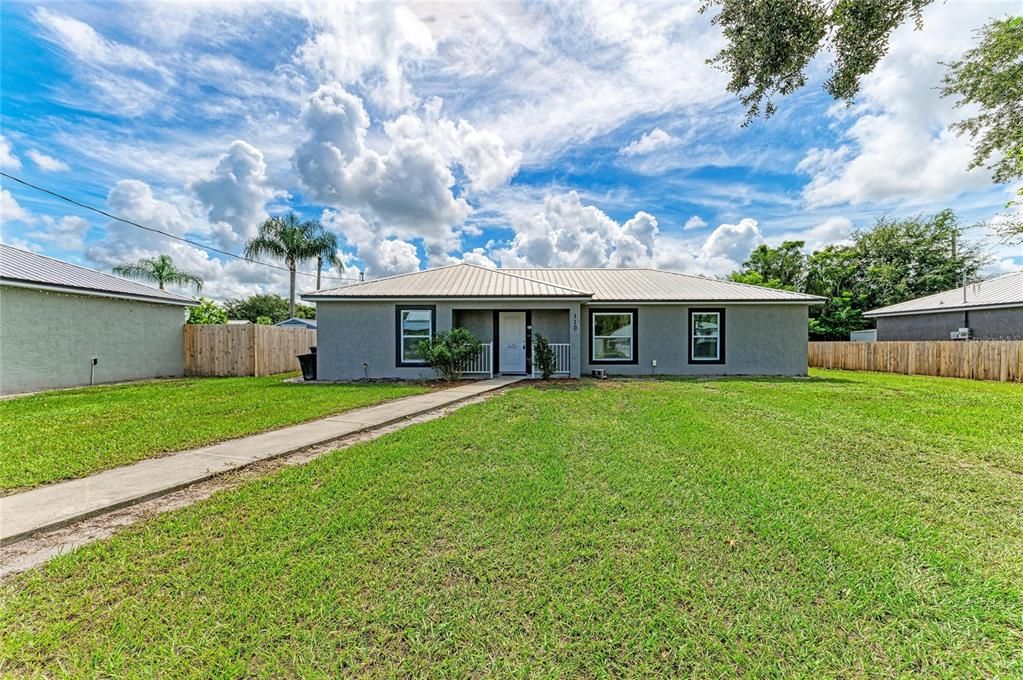 Active With Contract: $299,900 (3 beds, 2 baths, 1401 Square Feet)