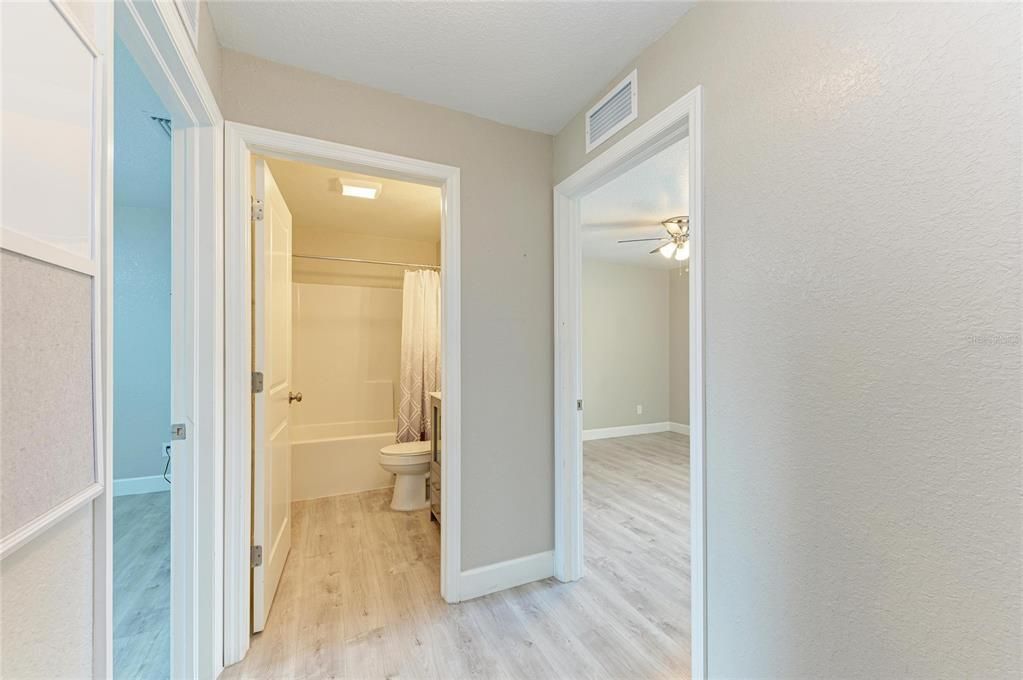 Active With Contract: $299,900 (3 beds, 2 baths, 1401 Square Feet)
