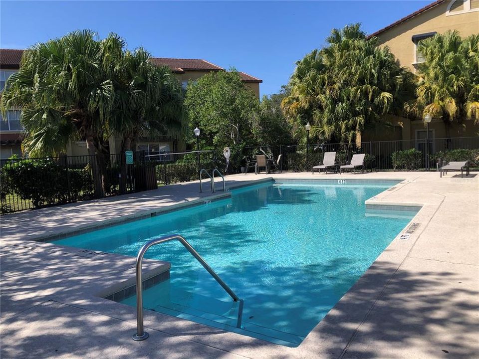 For Rent: $1,600 (2 beds, 1 baths, 919 Square Feet)