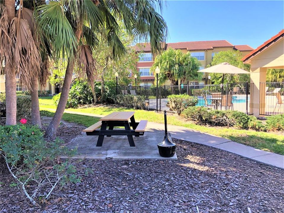 For Rent: $1,600 (2 beds, 1 baths, 919 Square Feet)