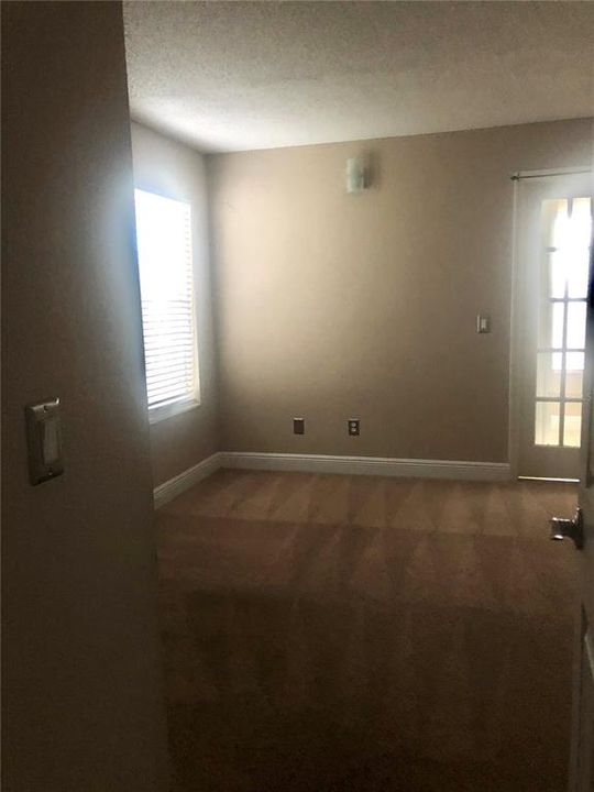 For Rent: $1,600 (2 beds, 1 baths, 919 Square Feet)