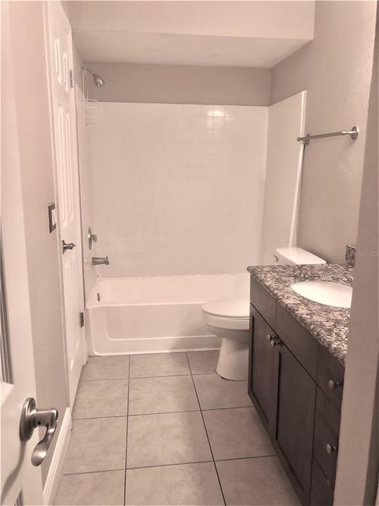 For Rent: $1,600 (2 beds, 1 baths, 919 Square Feet)