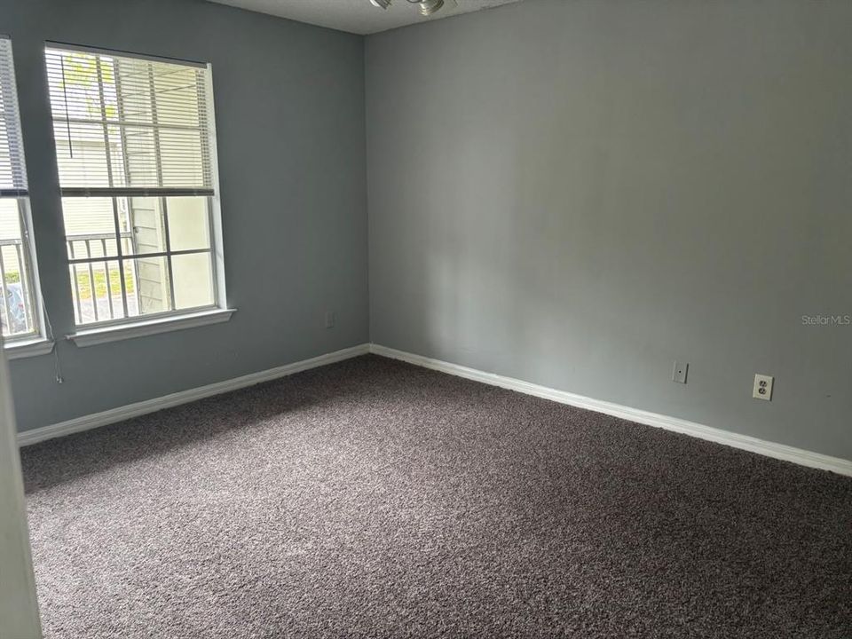 For Rent: $1,200 (1 beds, 1 baths, 722 Square Feet)