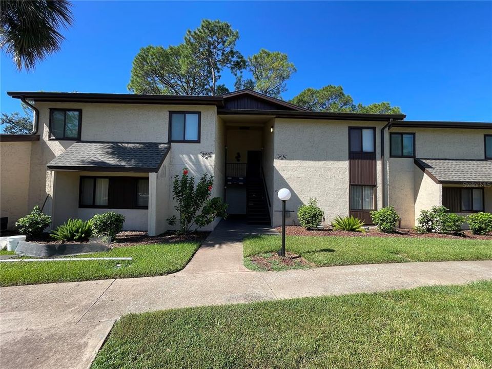 For Sale: $112,000 (1 beds, 1 baths, 756 Square Feet)