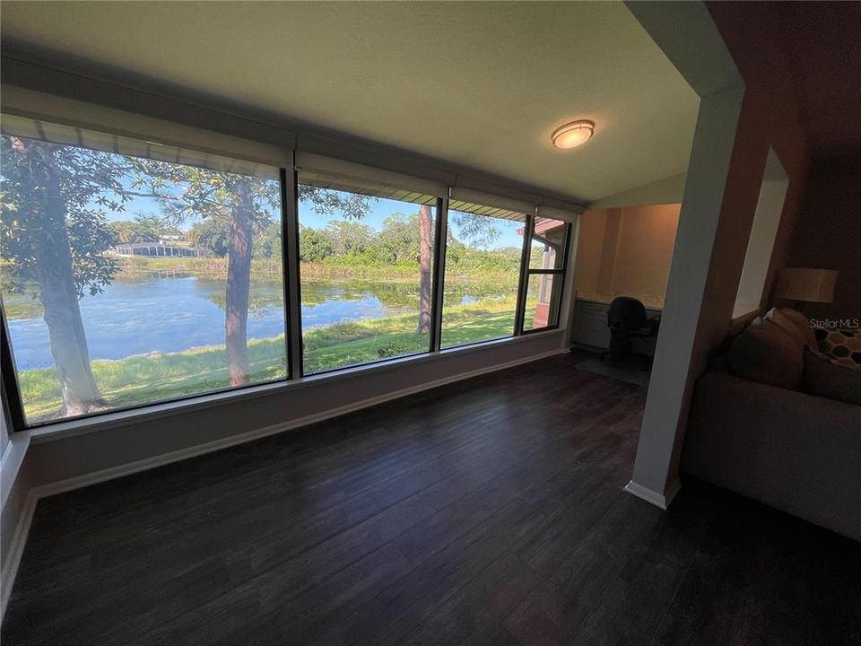 For Sale: $112,000 (1 beds, 1 baths, 756 Square Feet)