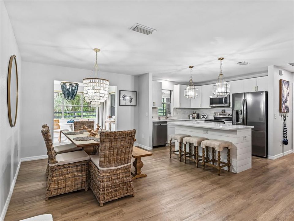For Sale: $450,000 (3 beds, 2 baths, 1572 Square Feet)