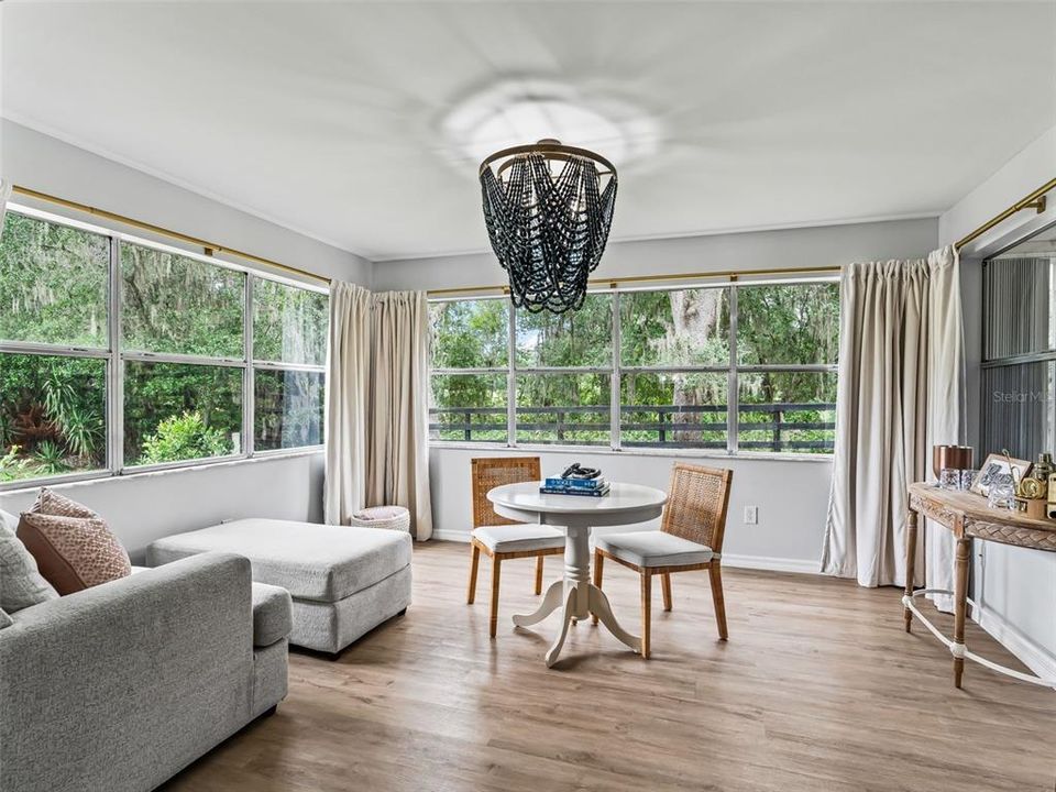 For Sale: $450,000 (3 beds, 2 baths, 1572 Square Feet)