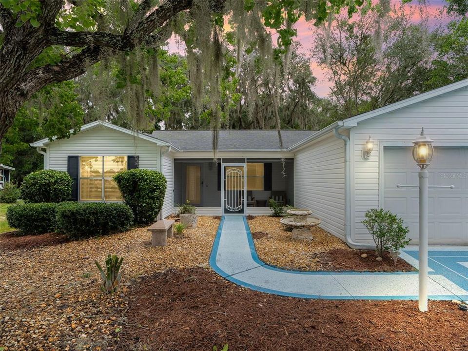 For Sale: $450,000 (3 beds, 2 baths, 1572 Square Feet)
