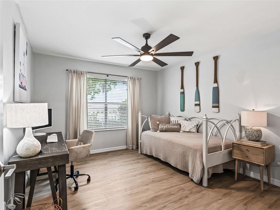 For Sale: $450,000 (3 beds, 2 baths, 1572 Square Feet)