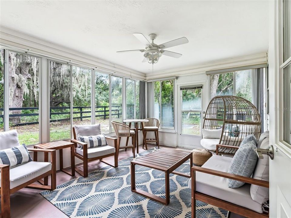 For Sale: $450,000 (3 beds, 2 baths, 1572 Square Feet)