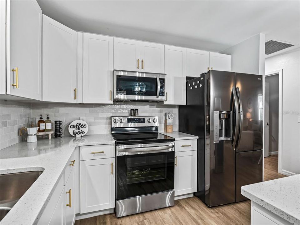 For Sale: $450,000 (3 beds, 2 baths, 1572 Square Feet)