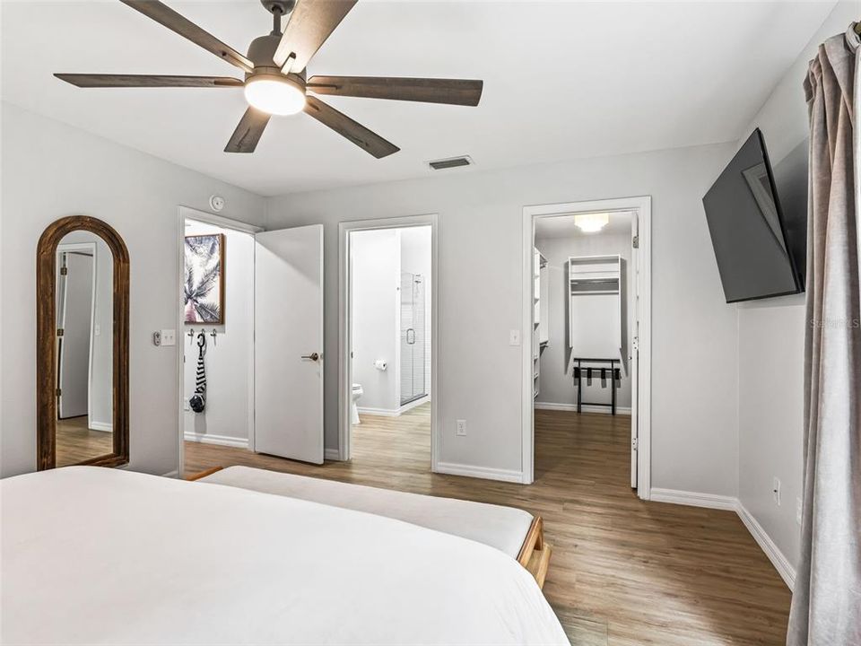 For Sale: $450,000 (3 beds, 2 baths, 1572 Square Feet)