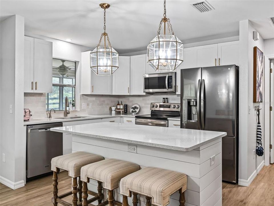 For Sale: $450,000 (3 beds, 2 baths, 1572 Square Feet)
