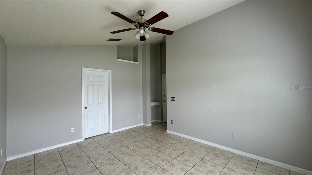 For Rent: $2,600 (4 beds, 2 baths, 1854 Square Feet)