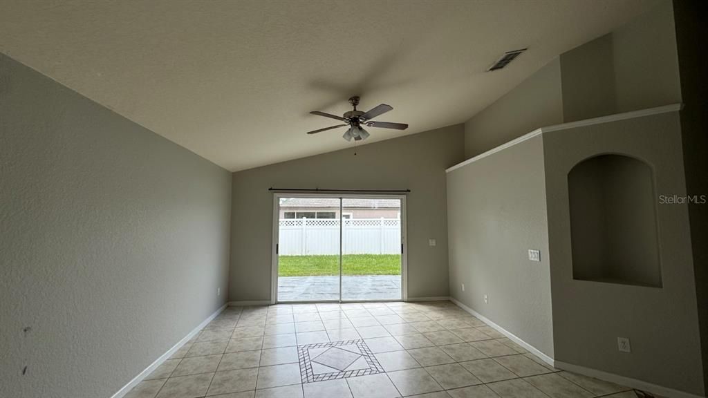 For Rent: $2,600 (4 beds, 2 baths, 1854 Square Feet)