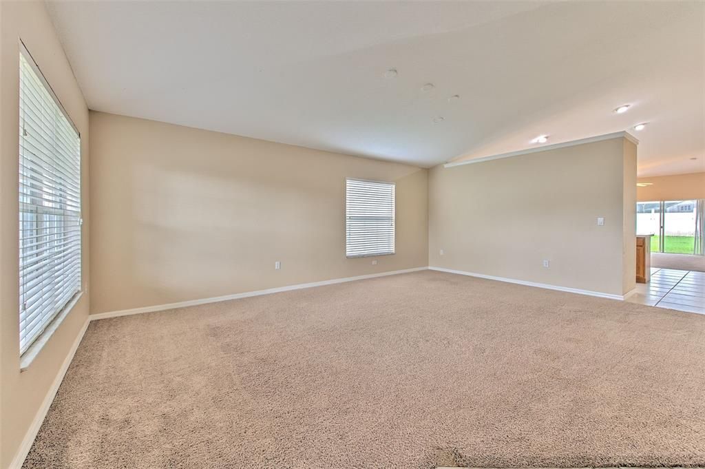 На продажу: $339,000 (4 спален, 2 ванн, 2010 Квадратных фут)