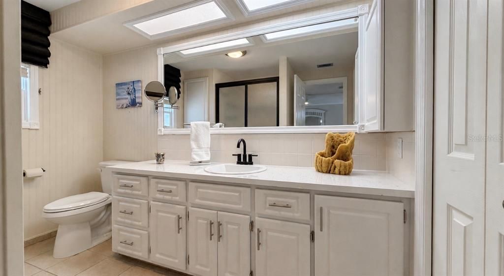 For Sale: $339,000 (2 beds, 2 baths, 1475 Square Feet)